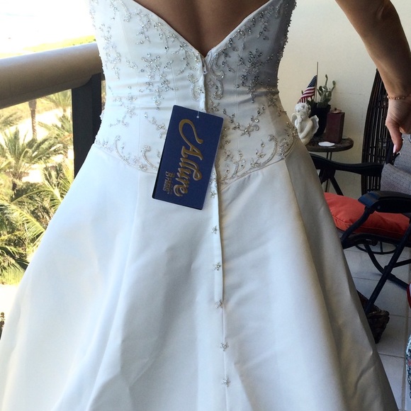 Brand new Allure wedding dress with the tag!! - Picture 3 of 8